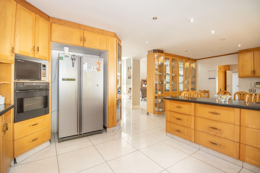 7 Bedroom Property for Sale in Constantia Western Cape